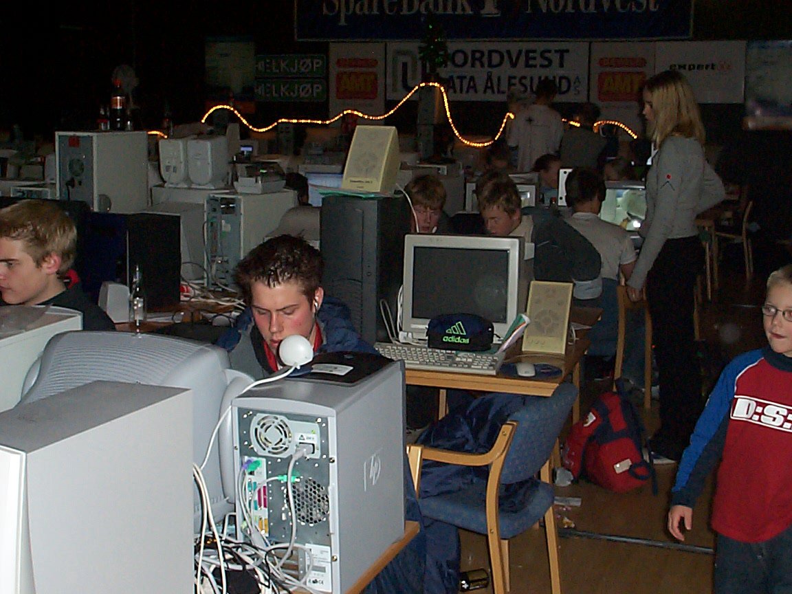 Area51-LAN 2002