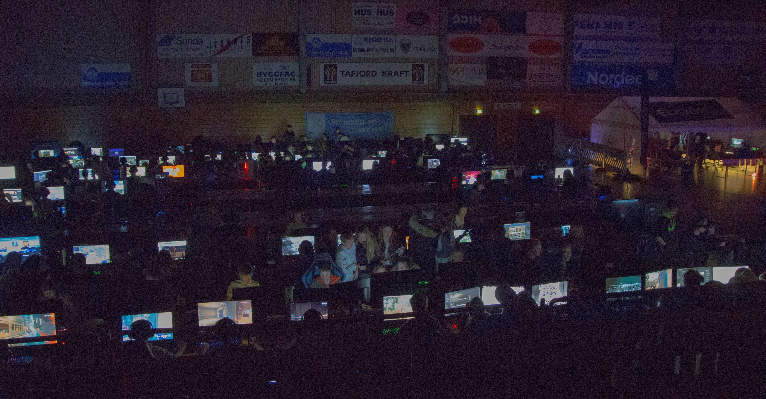 Area51-LAN 2016